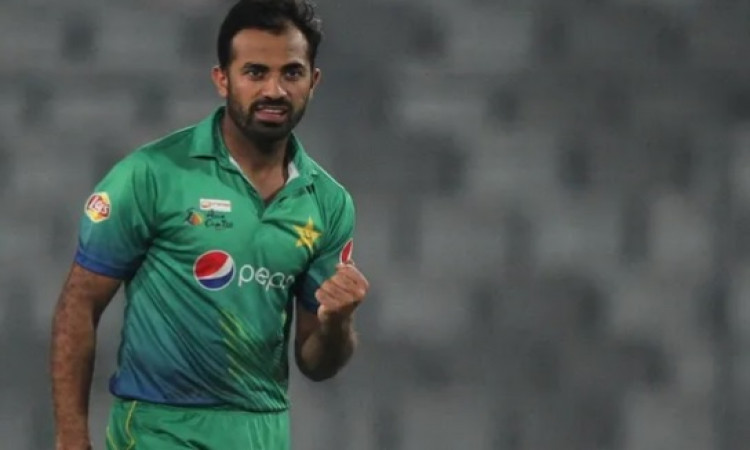 पाकिस्तान सुपर लीग में इस गेंदबाज पर जेसन रॉय ने लगाया बॉल टेंपरिंग का आरोप ! Images
