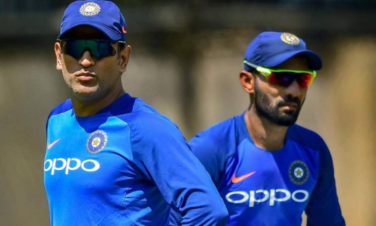 MS Dhoni and Dinesh Karthik