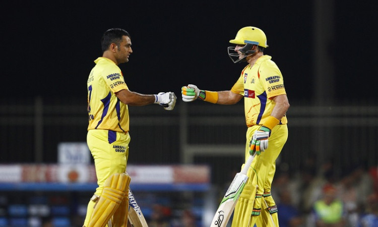 MS Dhoni and Michael Hussey