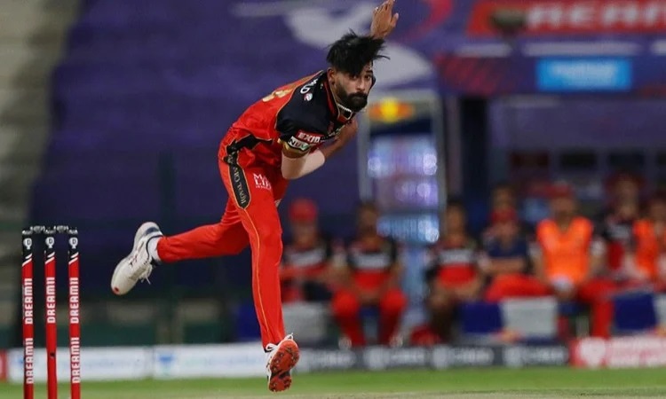 mohammed siraj becomes first bowler to bowl two maiden overs in an ipl match