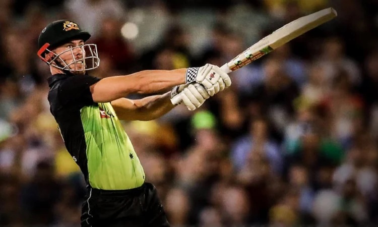 australian opener chris lynn played a 154 runs big inning in 55 balls in club cricket