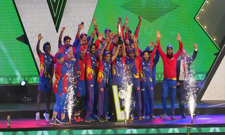 psl karachi kings crowned champions after beating lahore qalandars in final