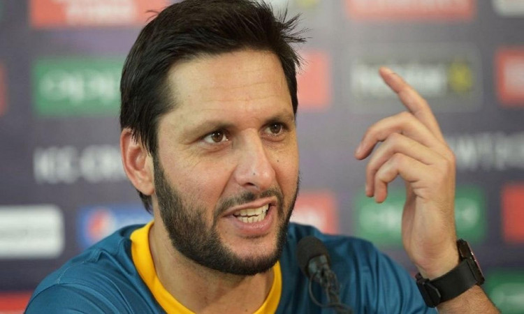 Shahid Afridi reacts after team India humiliating defeat in Adelaide test match