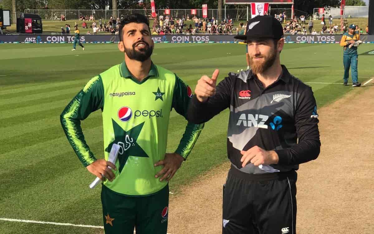 Pakistan opt to bowl first against New Zealand in 3rd T20I Pakistan opt to bowl first against New Zealand in 3rd T20I