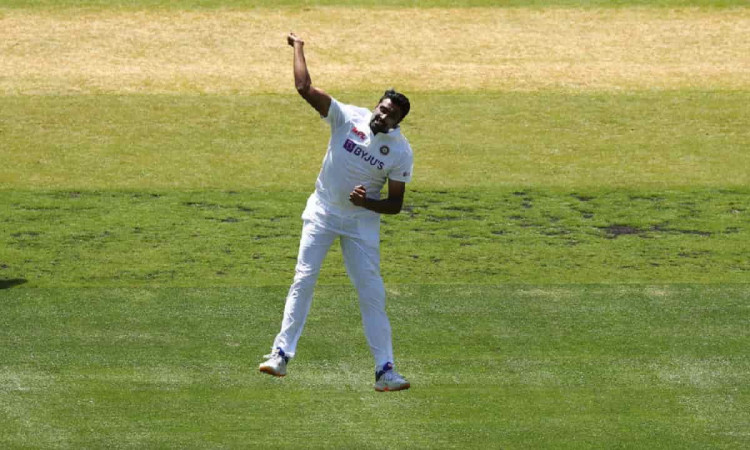 Ravichandran Ashwin becomes the first Indian bowler to dismiss Steve Smith on Duck