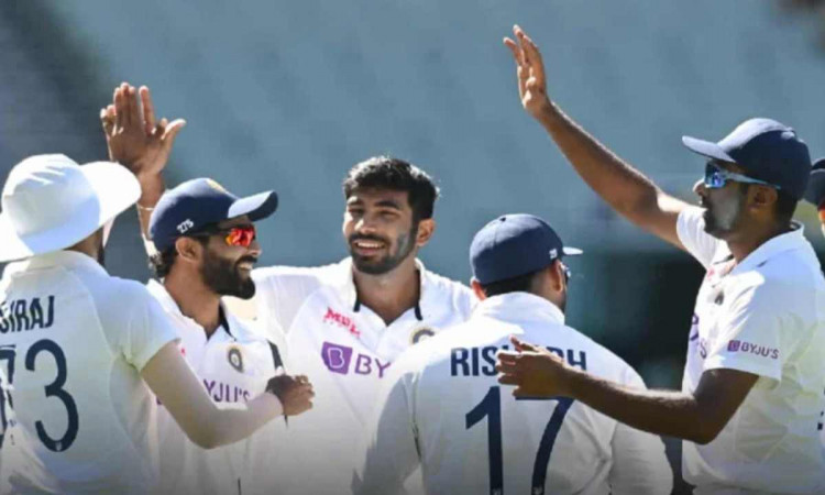 melbourne test team india on top against australia on day one bumrah and ashwin shines