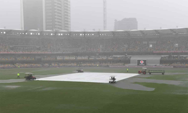  Match delayed due to rain, India trail by 307 runs