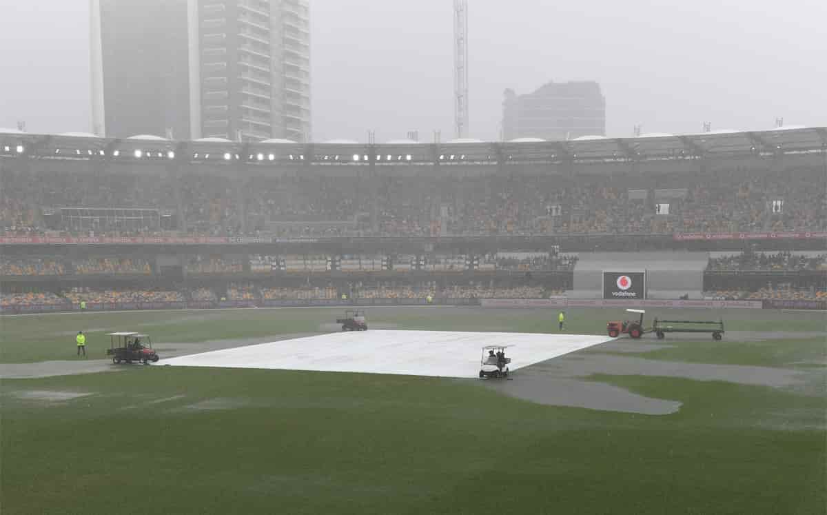 Match delayed due to rain, India trail by 307 runs Match delayed due to rain, India trail by 307 runs