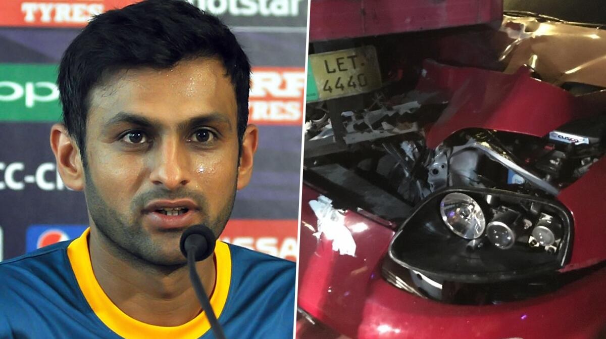 Shoaib Malik car accident Shoaib Malik damages sports car in Lahore accident