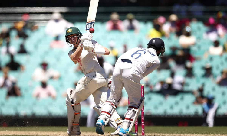  Aussies extend lead to 276 as Smith completes half-century