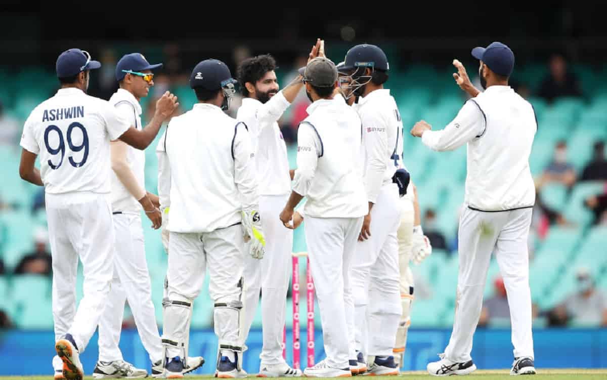 AUstralia are 249-5 and it is Lunch on Day 2 AUstralia are 249-5 and it is Lunch on Day 2
