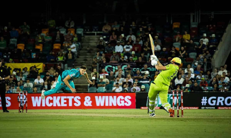 Cricket Image for Sydney Thunder Score 158/8 Against Brisbane Heat In The BBL Knockout