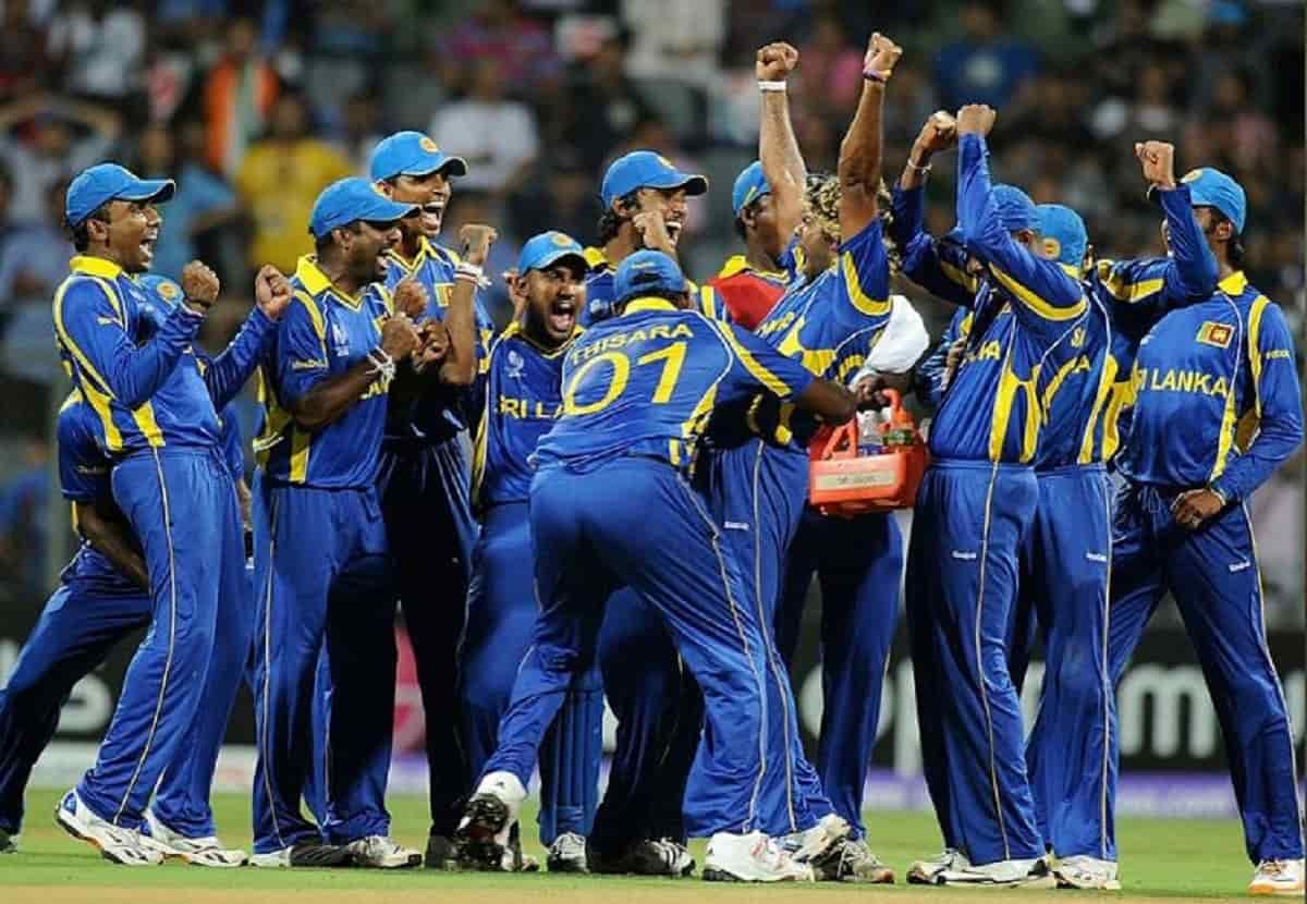 श्रीलंका क्रिकेट की डूबती नैया को ये 2 दिग्गज लगाएंगे पार, रहे चुके हैं World Cup विजेता टीम के सदस् Muttiah Muralitharan and Kumar Sangakkara appointed in the committee to revive Sri Lanka’s lost form