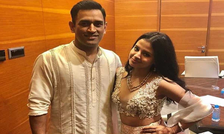 Cricket Image for Video Went Viral Of Ms Dhoni Was Seen Dancing With His Wife Sakshi On The Song Mum