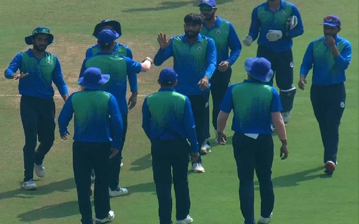 Vijay Hazare Trophy: हरियाणा को हराकर सर्विसेस को मिली पहली जीत, 112 रनों से दी मात Vijay Hazare Trophy: Services win by 112 runs after defeating Haryana in the tournament