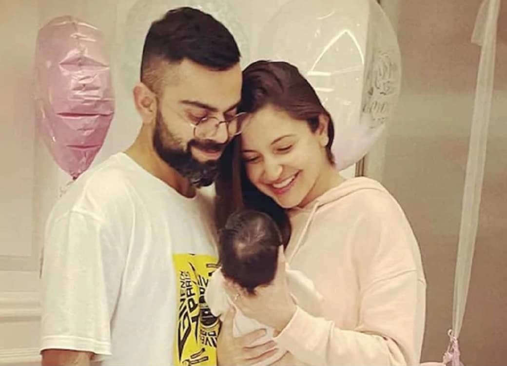 विराट और अनुष्का ने सोशल मीडिया पर बेटी की पहली तस्वीर शेयर Virat and Anushka shared the first picture of the daughter on social media