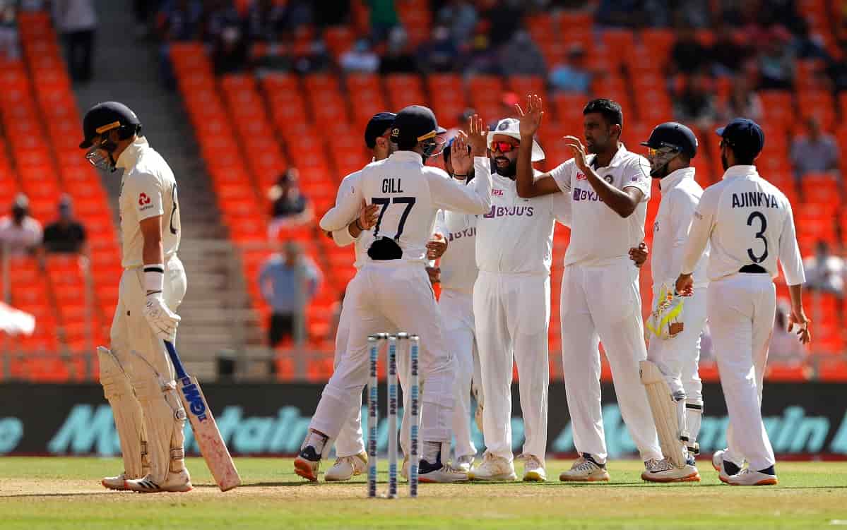 England have been bowled out for 205 runs in their first innings England have been bowled out for 205 runs in their first innings