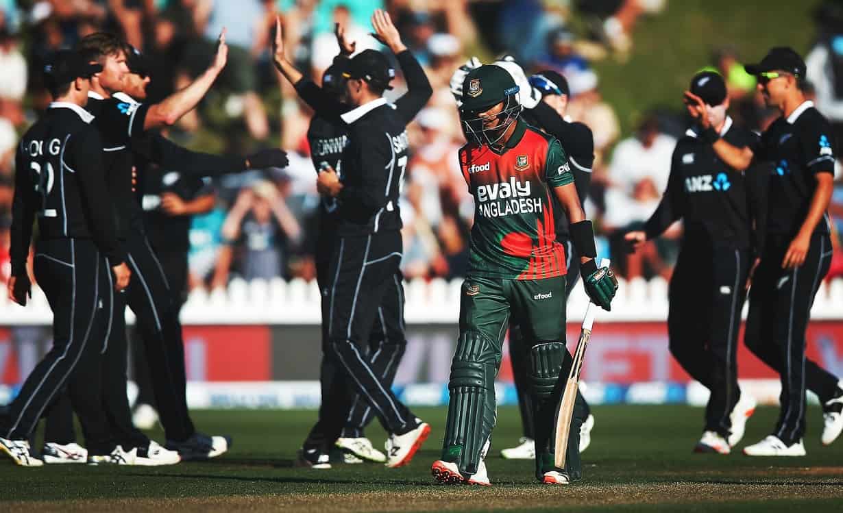 New Zealand beat Bangladesh by 164 runs in third ODI and won the series 3-0 New Zealand beat Bangladesh by 164 runs in third ODI and won the series 3-0