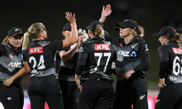 2nd T20I: All-Round Mackay Stars In NZ's Thrilling 4-Wicket Win Over Australia