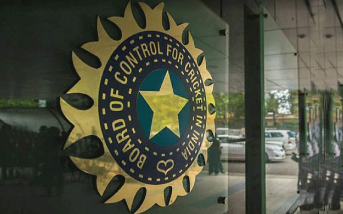 देश में बढ़ते कोरोना के मामलों को देखते हुए BCCI का बड़ा फैसला, सत्र के सभी आयु वर्ग मुकाबलें रद्द BCCI's big decision in view of rising corona cases that all age group competition of the session is canceled