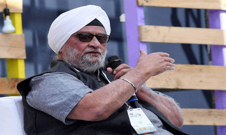 Cricket Image for Bishan Singh Bedi Returns Home From Hospital After Successful Operations