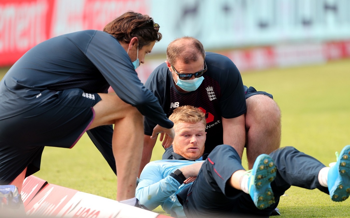England team suffered a big blow in the middle of the match after sam billings was injured while fielding. iND vs ENG: मैच के बीच में इंग्लैंड टीम को लगा बड़ा झटका, फील्डिंग करते हुए सैम बिलिंग्स हुए चोटिल