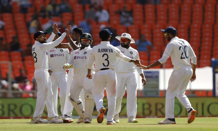  England team scattered ahead of Indian bowlers, scored just 205 runs in first innings