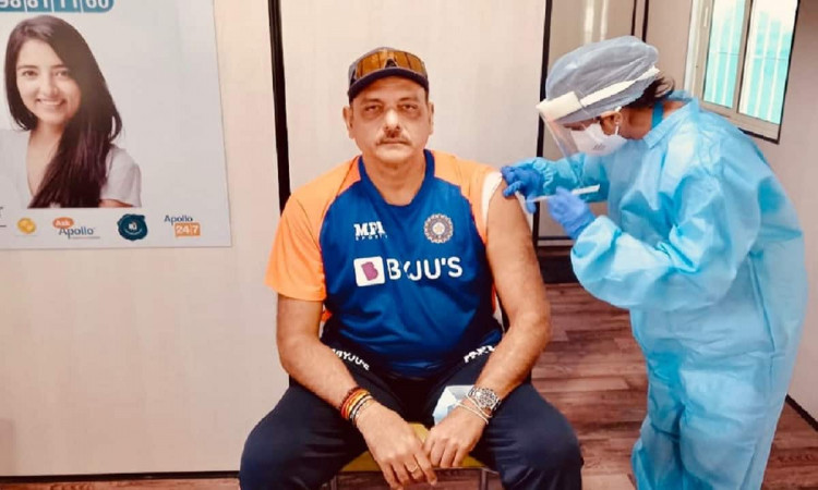 Indian Cricket Team Coach Ravi Shastri get the first dose of covid vaccine