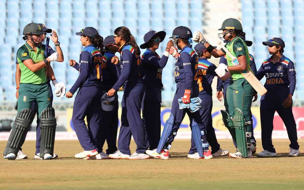 IND vs SA: टी-20 सीरीज के पहले भारतीय महिला टीम को लगा बड़ा झटका Indian women's team gets big blow before T20 series captain Harmanpreet kaur Out of the team