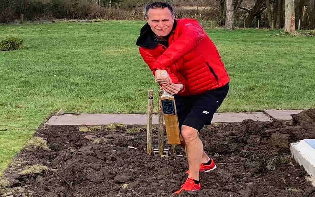 माइकल वॉन ने उड़ाया मोटेरा पिच का मजाक Michael Vaughan mocked Motera pitch by sharing photo on twitter