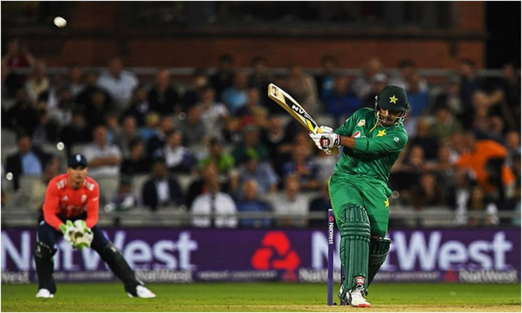 Cricket Image for ढाई साल का बैन झेलने के बाद हुई खिलाड़ी की पाकिस्तानी टीम में वापसी, SA और जिम्बाब