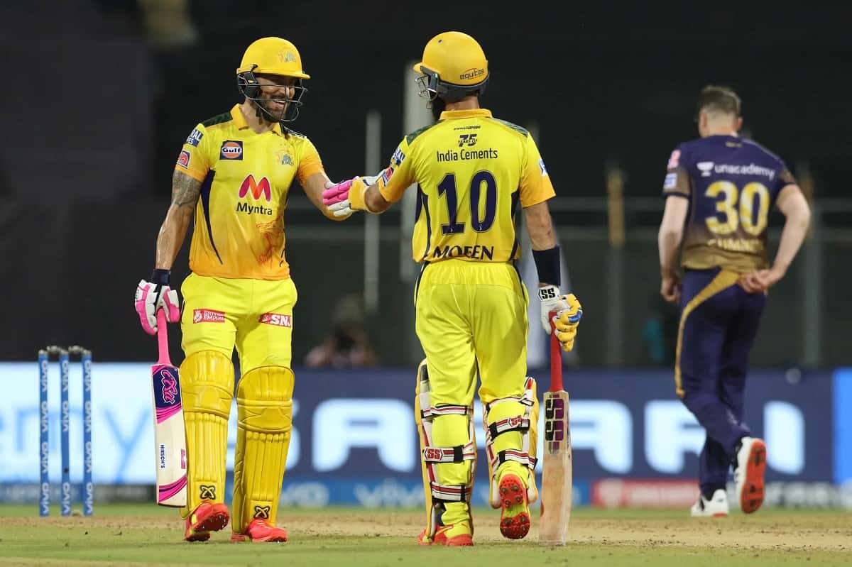 IPL 2021: चेन्नई के बल्लेबाजों का विस्फोट, केकेआर को दिया 221 रनों का लक्ष्य IPL 2021 - CSK vs KKR