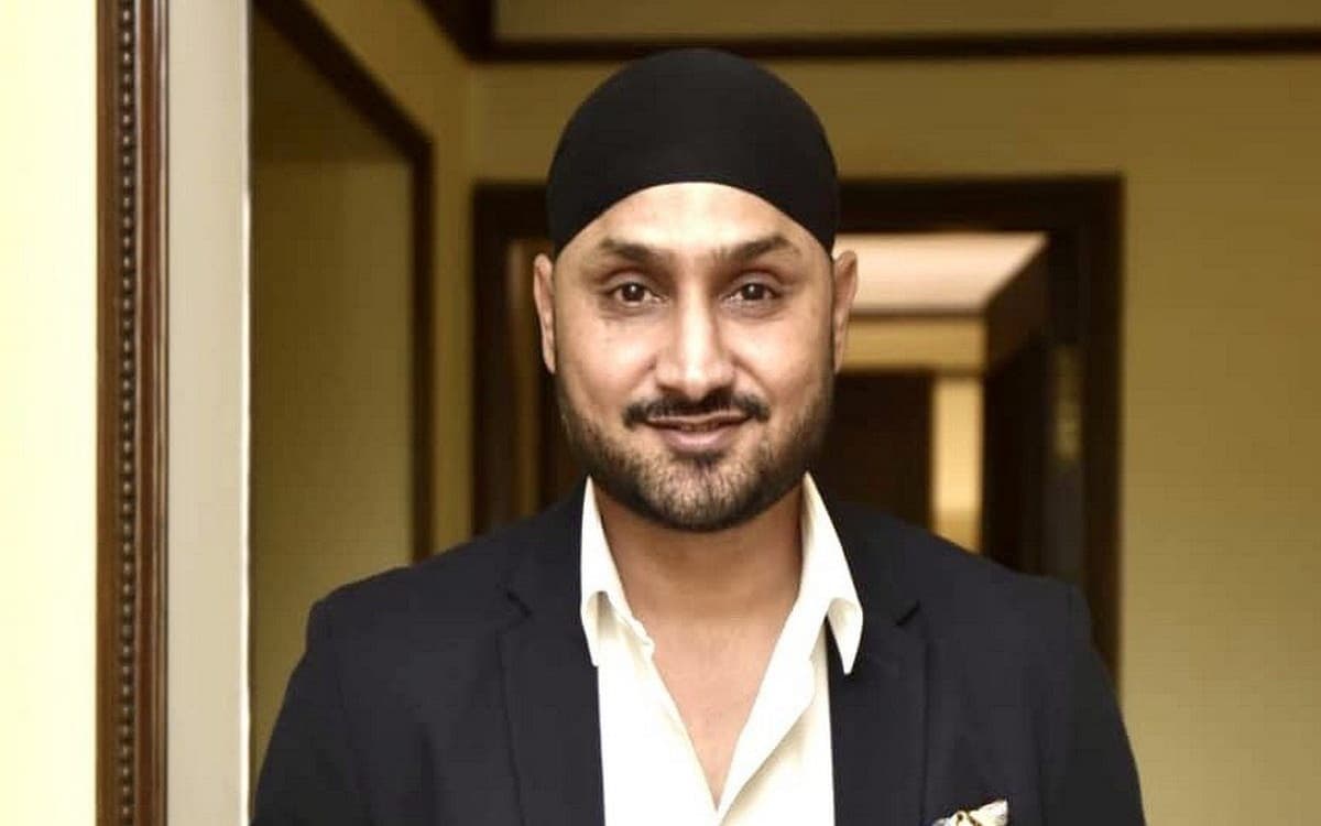 कोरोना के कहर के बीच मदद के लिए आगे आए हरभजन सिंह, पुणे के लोगों के लिए उठाया बड़ा कदम Harbhajan Singh Will Start Mobile Covid Test Lab in Pune to helps Mankind