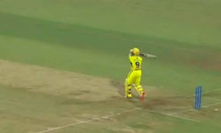 Cricket Image for VIDEO : पहली ही गेंद पर 0 पर आउट हुए अंबाती रायडू, कर ली रोहित शर्मा के शर्मनाक रि