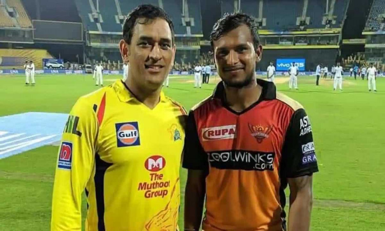 Cricket Image for Csk Captain Ms Dhoni Teaches Important Spells Of Cricket To T Natrajan
