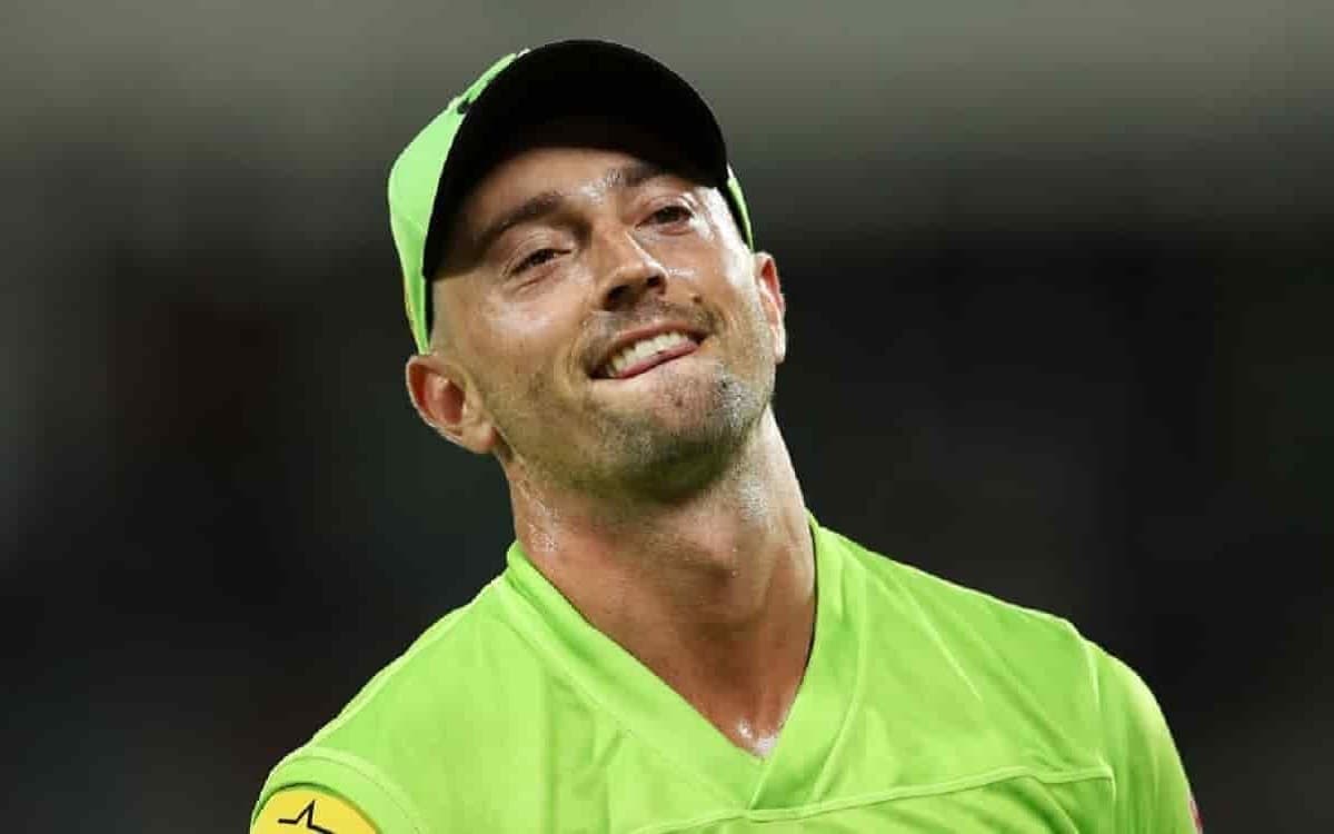 IPL 2021: रॉयल चैलेंजर्स बैंगलोर के खेमे से जुड़े डेनियल सैम्स, खिलाड़ी को कोरोना से मिली मुक्ति Daniel Sams joins Royal Challengers Bangalore camp after negative covid report