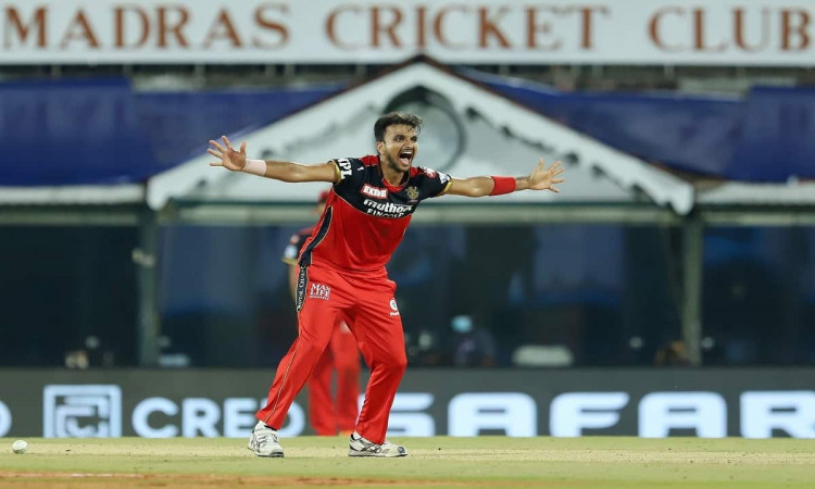 Mumbai Indians trapped in Harshal Patel's claws Royal Challengers Bangalore need 160 runs to win