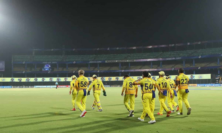Cricket Image for Police Protect Empty Stadium As IPL Arrives In India's Virus-Hit Capital