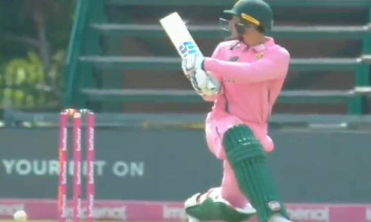 Cricket Image for VIDEO : 'इसे कहते हैं किस्मत', गेंद स्टंप्स पर लगी लेकिन फिर भी आउट नहीं हुए क्विं