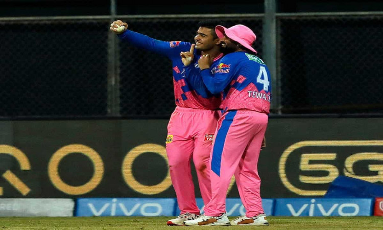 Cricket Image for IPL 2021: Riyan Parag-Rahul Tewatia 'Selfie Celebration' Takes Twitter By Storm