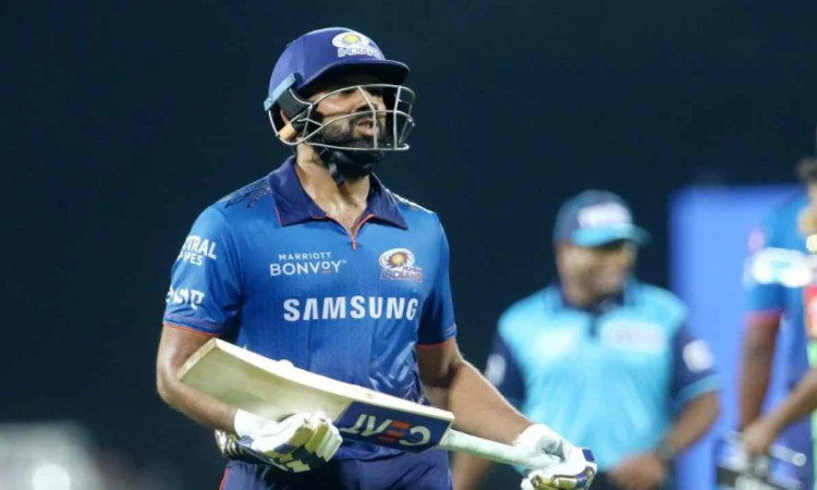 Cricket Image for VIDEO : अंपायर की गलती पर रोहित शर्मा ने दिया गुस्से वाला रिएक्शन, अब भुगतनी पड़ स
