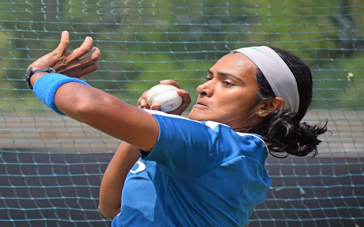 शिखा पांडे ने बनाई वनडे रैंकिंग के टॉप-10 में जगह Shikha Pandey made the top-10 spot in ODI rankings