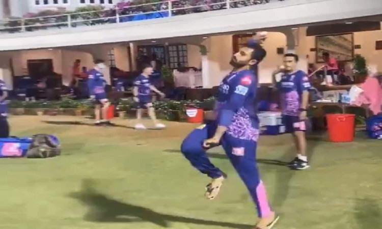 Cricket Image for Video: Shreyas Gopal 'Imitates Jasprit Bumrah's Bowling Action Better Than The Bow