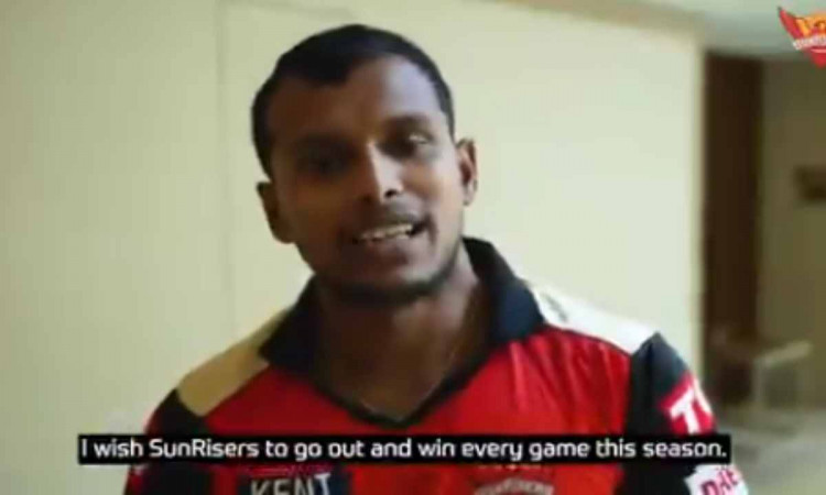 Cricket Image for VIDEO : IPL 2021 से बाहर होने के बाद नटराजन आए सामने, हंसी के पीछे दर्द छुपाता दिख