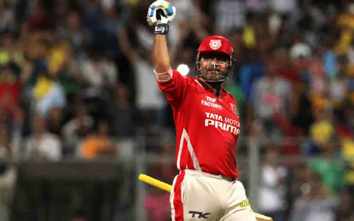 Virender Sehwag and Shane Watson Virender Sehwag and Shane Watson