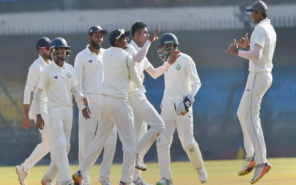 कोविड के कारण घरेलू क्रिकेटरों को मुआवजा देने के लिए BCCI प्रतिबद्ध नहीं, राज्य संघों के सामने बड़ी मुश्किल BCCI can give compensation to domestic cricketers due to Covid 19