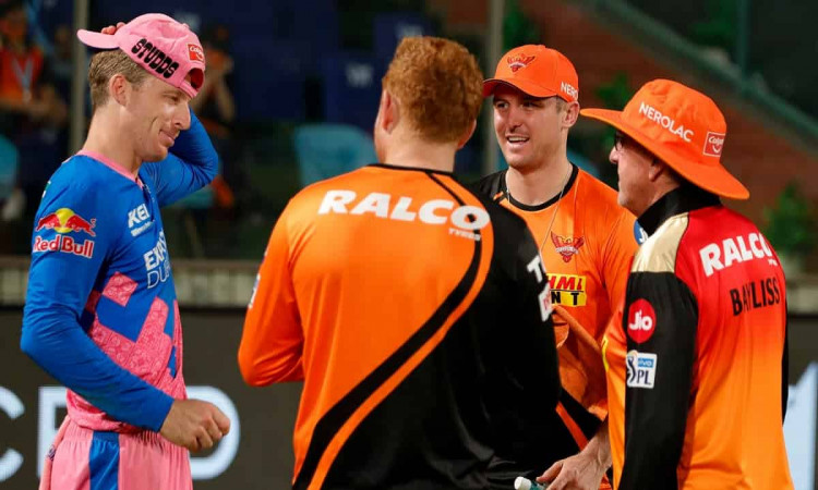 Eight Players From England Reach UK After IPL Postponement 