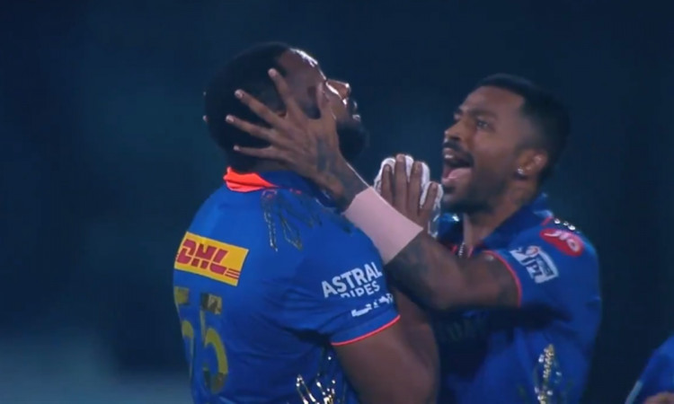 Cricket Image for VIDEO: कीरोन पोलार्ड हुए भावुक, जीत के बाद हाथ जोड़कर किया भगवान का शुक्रिया