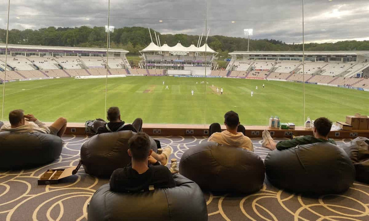 Cricket Image for न्यूजीलैंड के खिलाड़ियों ने लिया 'काउंटी मुकाबले का आनंद', ट्रेनिंग से ब्रेक के दौ