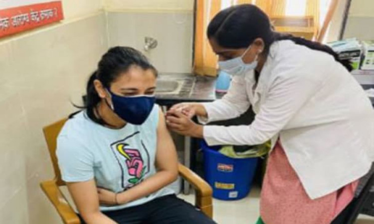 Smriti Mandhana receives first dose of Covid-19 vaccine